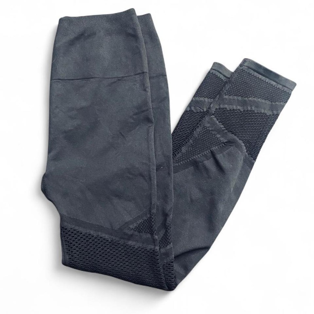 Fabletics Mesh Design Leggings‎